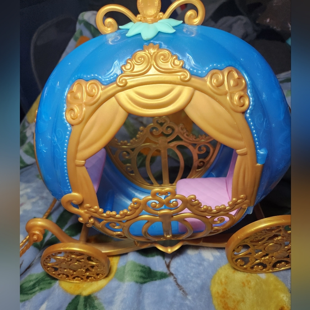 Mattel Disney Cinderella Blue and Gold Carriage - Picture 6 of 9